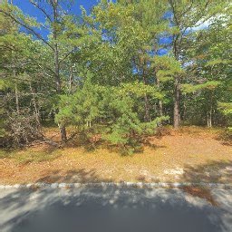 21 TANGLEWOOD TRL, HAMPTON BAYS, NY 11946